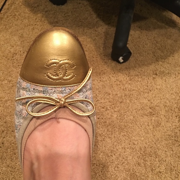 HP 💖💙💜 Chanel gold and tweed flats shoes - Picture 6 of 8